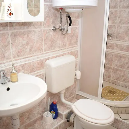 Apartman Kingaapartman *